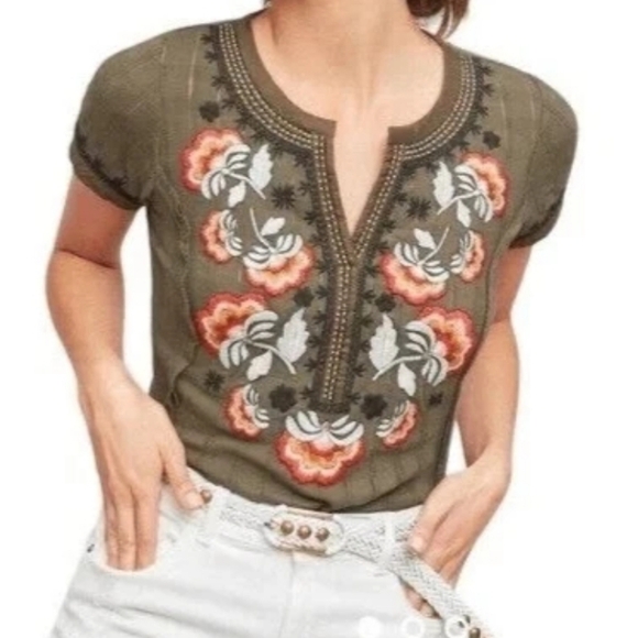Akemi Kin Dandelion Floral Embroidered Top - Picture 1 of 4